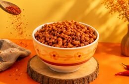 Kenalan dengan Makaroni Emak, Camilan Pedas Andalan Make Happy